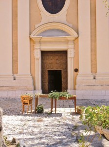 easter table covered in greenery outside saint martin vesubie church